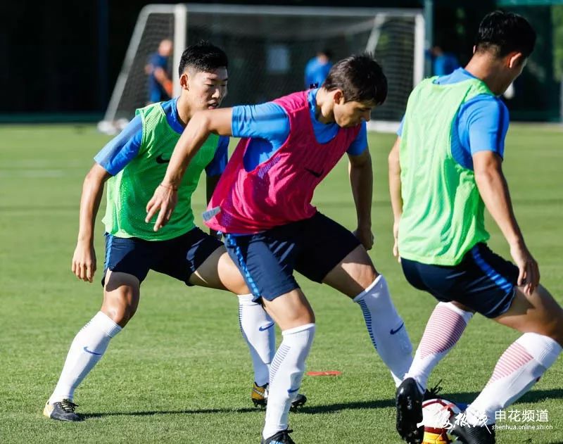 九游唯一入口-上海申花训练开放日；窗口期扳平良机引欢呼；欧冠在即；更衣室氛围转暖的简单介绍