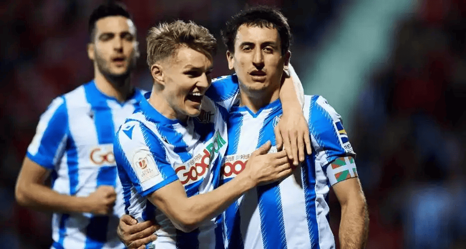 九游官网-包含今夜足总杯焦点战，皇家社会造点机会，气氛紧张，临场指挥获称赞的词条