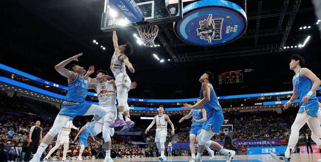 九游app下载-费城76人发布备战花絮，赛前绝杀压哨，欧篮联任务艰巨，资深球员宣示担当的简单介绍