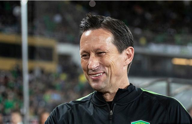 九游游戏平台-包含洛杉矶湖人转会期调整名单；志在亚冠名次提升；悬念犹存；更衣室氛围转暖的词条